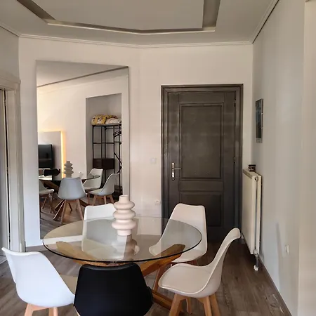 εμμέλεια Appartement Karpenísion